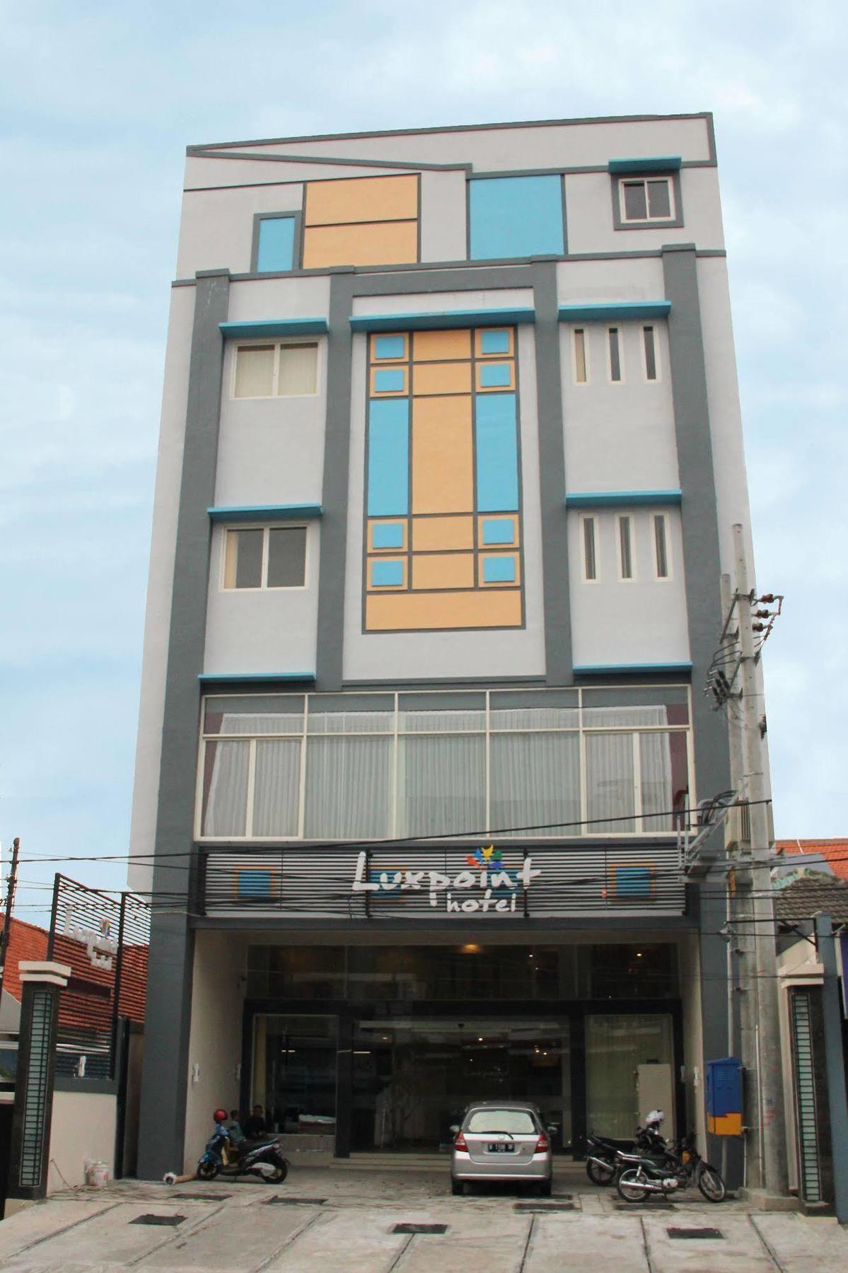 룩스포인트 호텔 수라바야 외부 사진